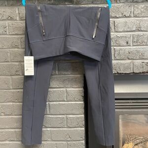 NWT Athleta stellar tight size medium tall MT navy blue